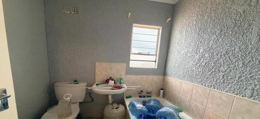 2 Bedroom Property for Sale in Roodepan Northern Cape